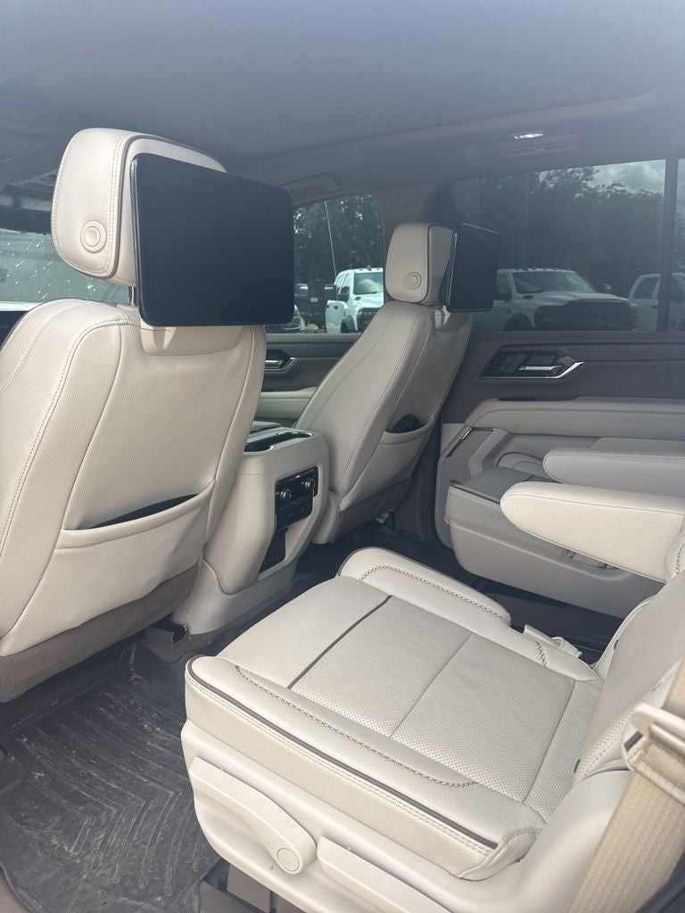 2025 GMC Yukon 4WD Denali
