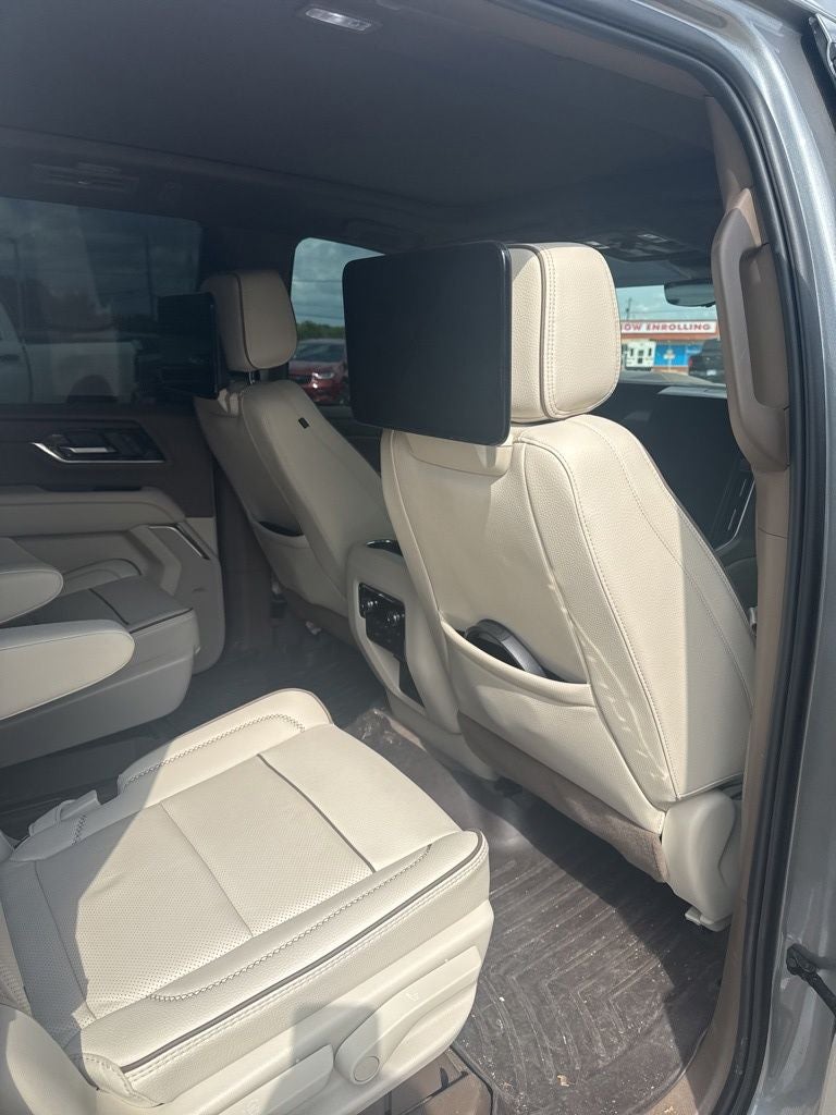 2025 GMC Yukon 4WD Denali