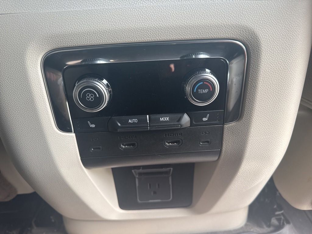 2025 GMC Yukon 4WD Denali