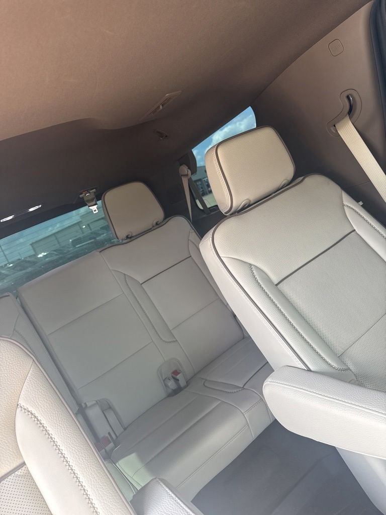 2025 GMC Yukon 4WD Denali