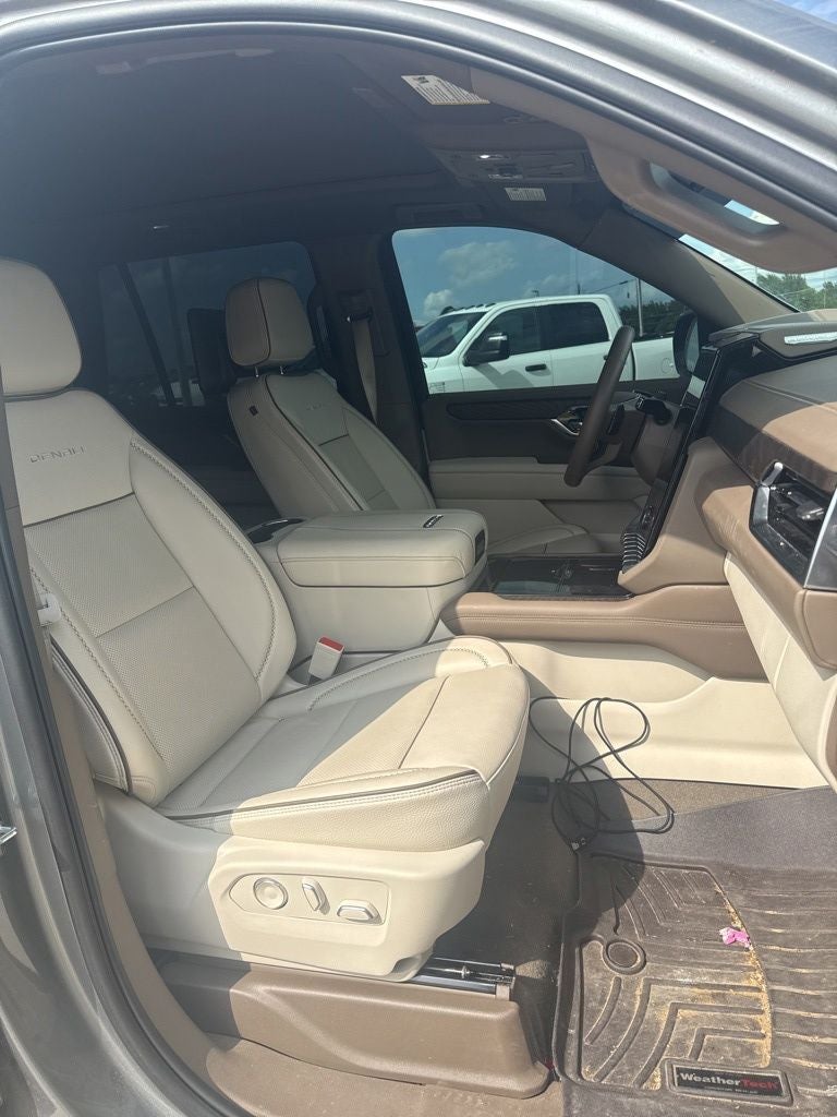 2025 GMC Yukon 4WD Denali