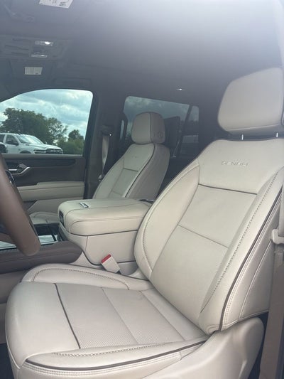 2025 GMC Yukon 4WD Denali