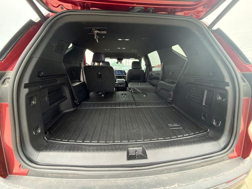 2026 Chevrolet Traverse FWD LT