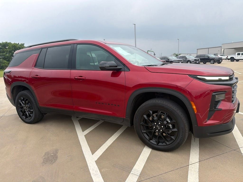 2026 Chevrolet Traverse FWD LT