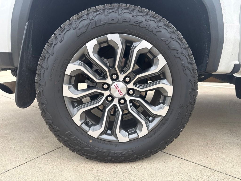 2024 GMC Canyon 4WD Denali