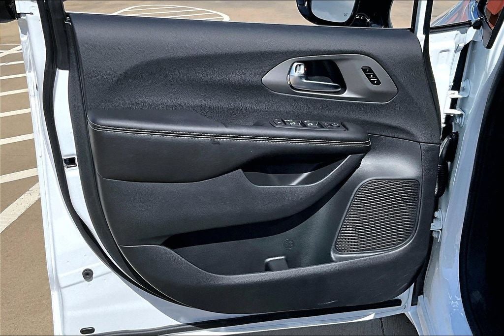 2027 Chrysler Pacifica PACIFICA LIMITED