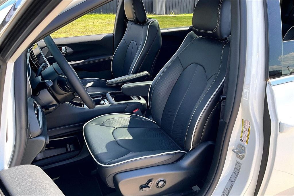 2027 Chrysler Pacifica PACIFICA LIMITED