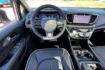 2027 Chrysler Pacifica PACIFICA LIMITED