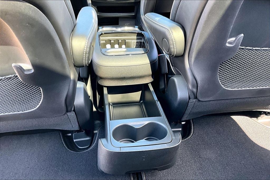 2027 Chrysler Pacifica PACIFICA LIMITED