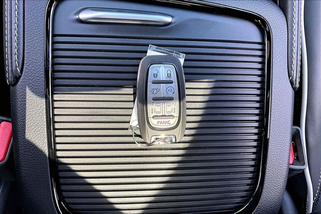 2027 Chrysler Pacifica PACIFICA LIMITED