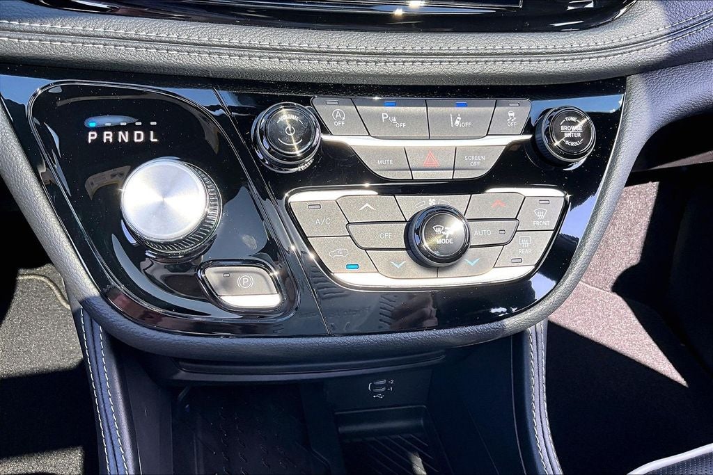 2027 Chrysler Pacifica PACIFICA LIMITED