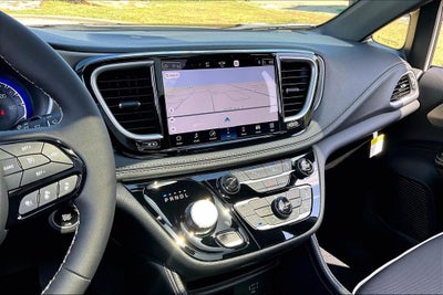 2027 Chrysler Pacifica PACIFICA LIMITED