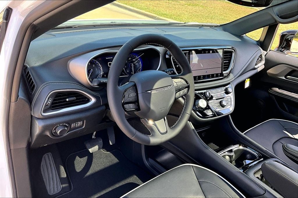 2027 Chrysler Pacifica PACIFICA LIMITED