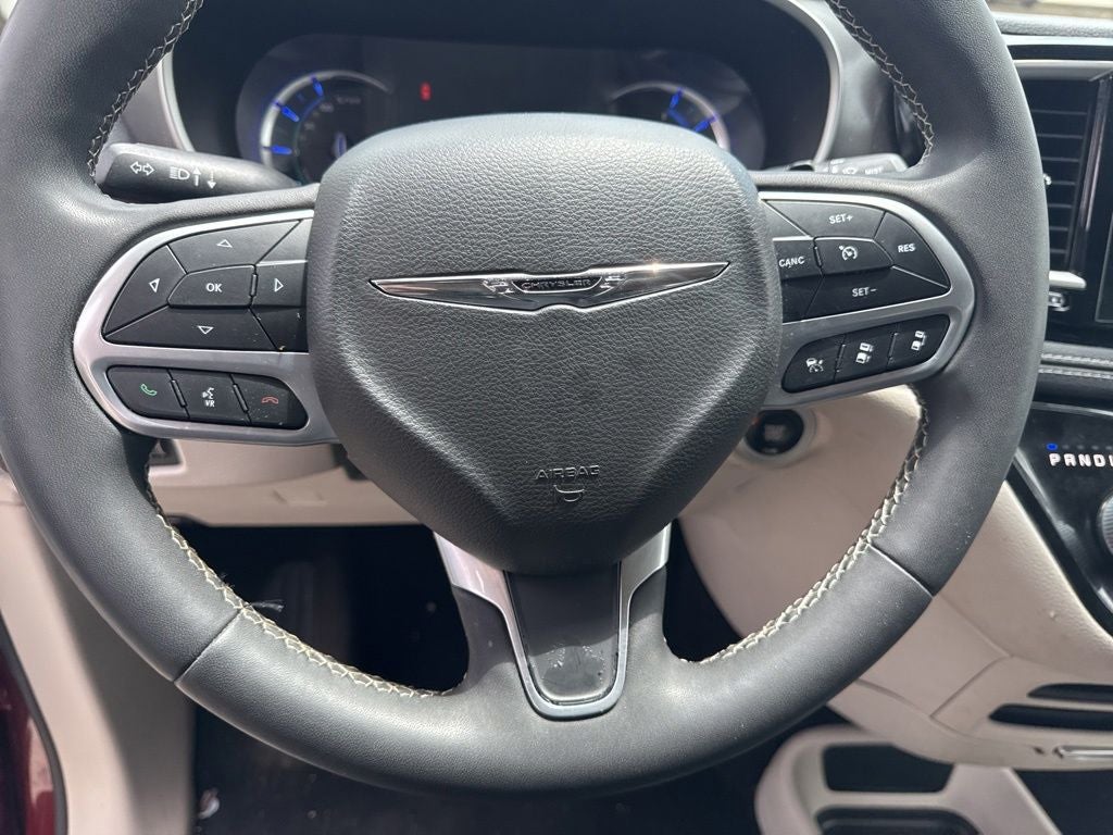 2022 Chrysler Pacifica Hybrid Touring L