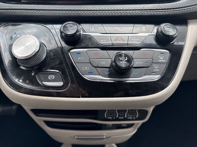 2022 Chrysler Pacifica Hybrid Touring L