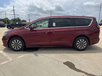 2022 Chrysler Pacifica Hybrid Touring L
