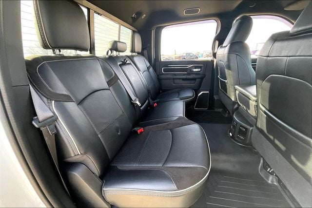 2022 RAM 3500 Laramie Crew Cab 4x4 6'4' Box