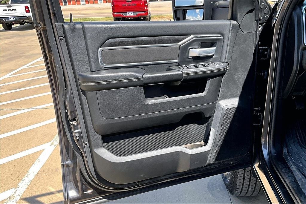 2024 RAM 3500 Big Horn Crew Cab 4x4 8' Box
