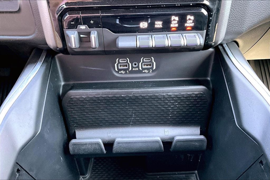 2024 RAM 3500 Big Horn Crew Cab 4x4 8' Box