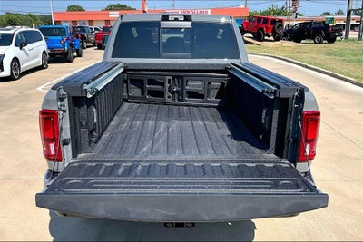 2026 RAM 3500 RAM 3500 LIMITED MEGA CAB 4X4 6'4' BOX