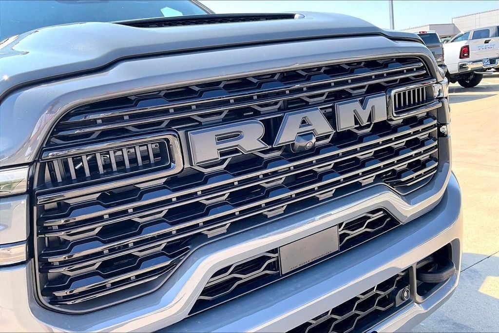 2026 RAM 3500 RAM 3500 LIMITED MEGA CAB 4X4 6'4' BOX