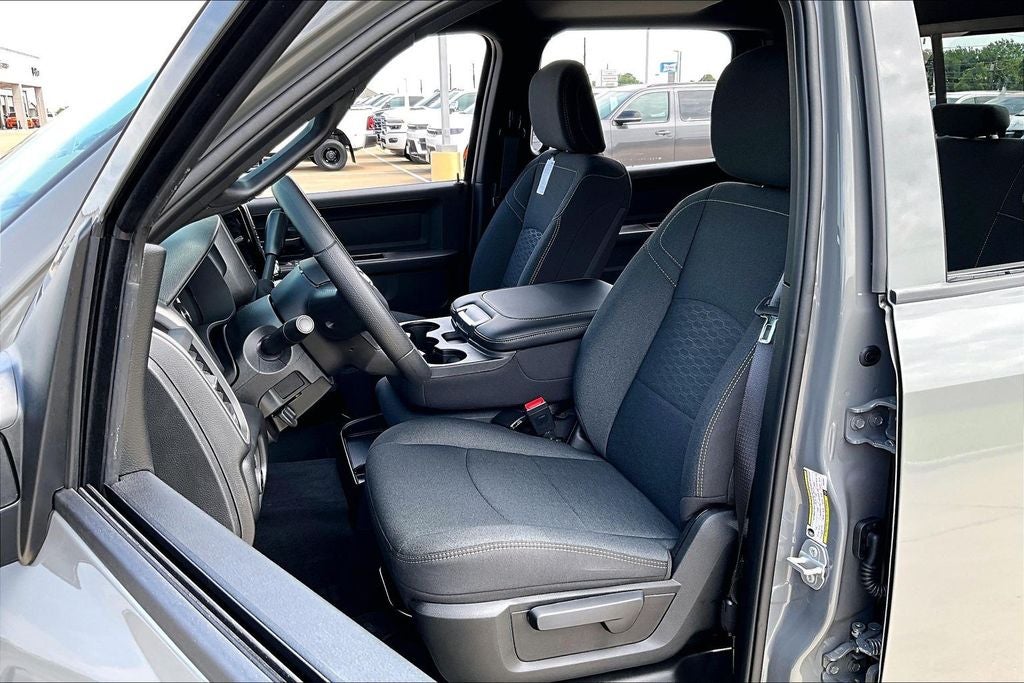 2026 RAM Ram 2500 RAM 2500 BLACK EXPRESS CREW CAB 4X4 6'4' BOX
