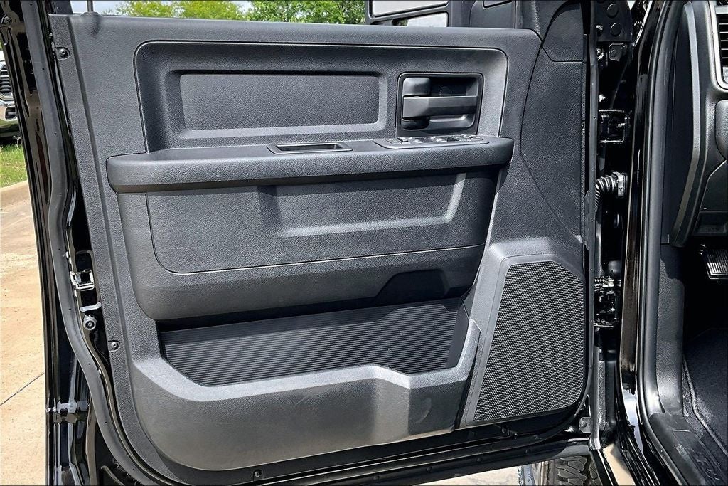 2026 RAM Ram 2500 RAM 2500 BLACK EXPRESS CREW CAB 4X4 6'4' BOX