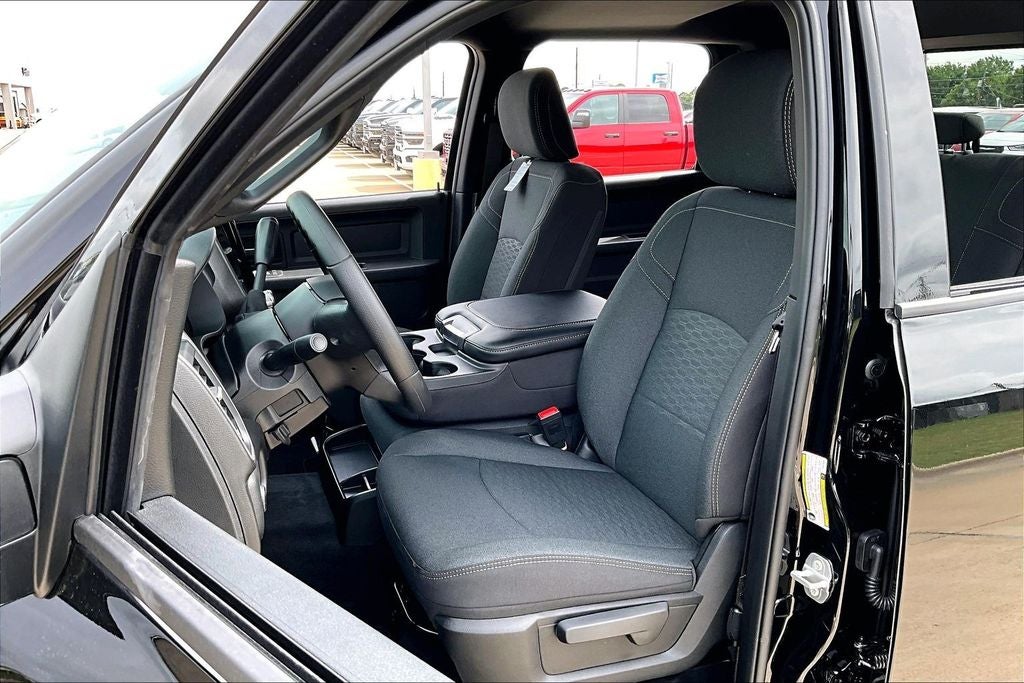 2026 RAM Ram 2500 RAM 2500 BLACK EXPRESS CREW CAB 4X4 6'4' BOX