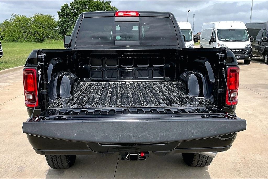 2026 RAM Ram 2500 RAM 2500 BLACK EXPRESS CREW CAB 4X4 6'4' BOX