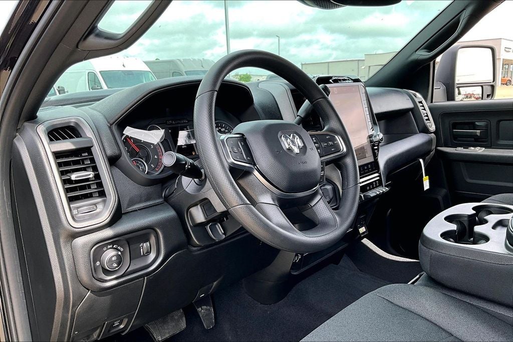2026 RAM Ram 2500 RAM 2500 BLACK EXPRESS CREW CAB 4X4 6'4' BOX