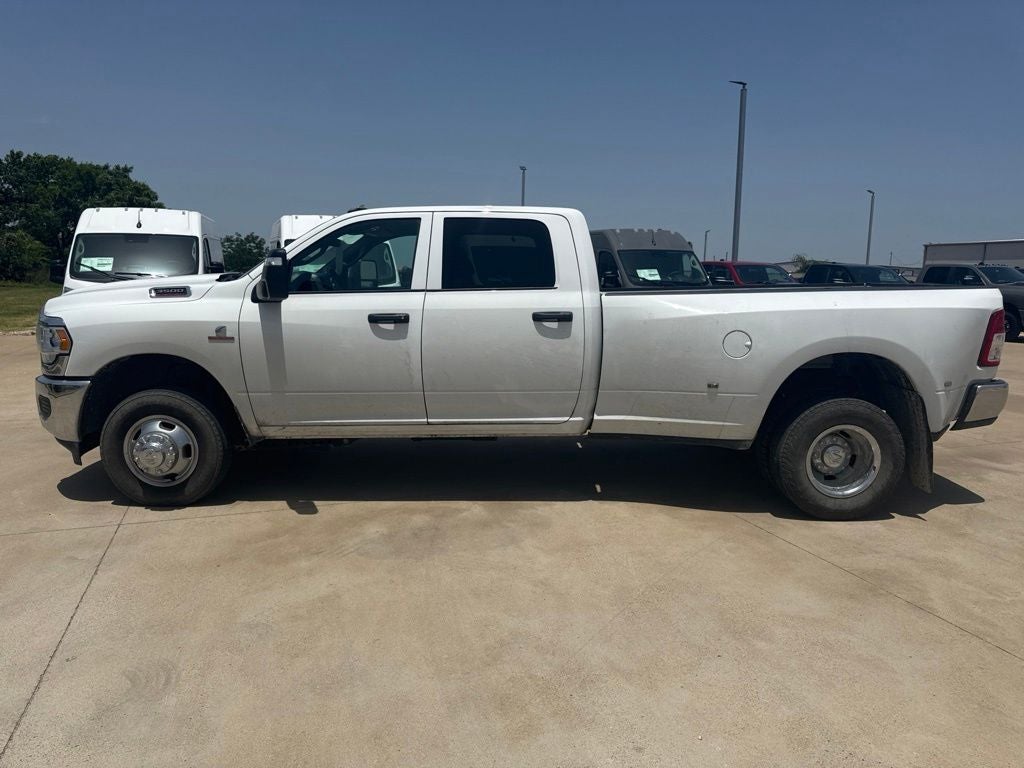 2024 RAM 3500 Tradesman Crew Cab 4x4 8' Box