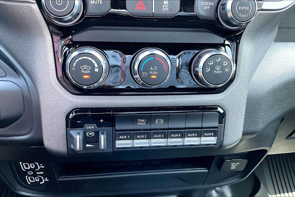 2026 RAM Ram 3500 RAM 3500 TRADESMAN CREW CAB 4X4 8' BOX