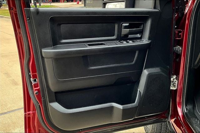 2023 RAM 3500 Tradesman Crew Cab 4x4 8' Box