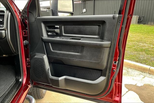 2023 RAM 3500 Tradesman Crew Cab 4x4 8' Box