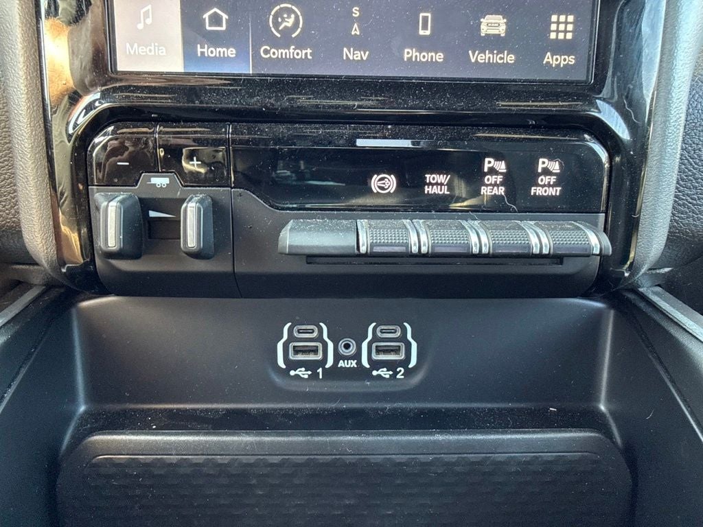 2024 RAM 3500 Big Horn Crew Cab 4x4 8' Box