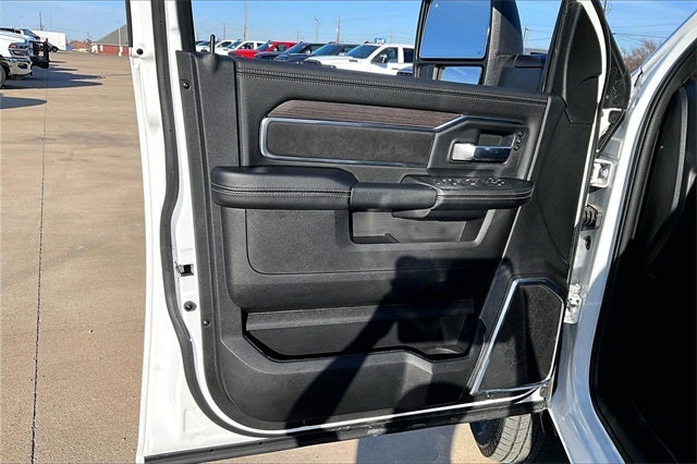 2026 RAM Ram 3500 RAM 3500 LARAMIE CREW CAB 4X4 8' BOX