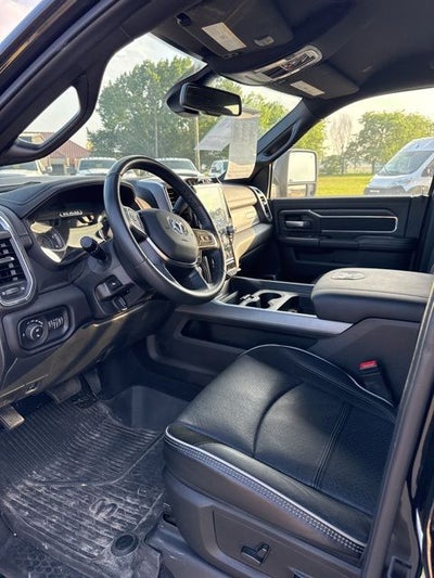 2023 RAM 3500 Laramie Crew Cab 4x4 8' Box