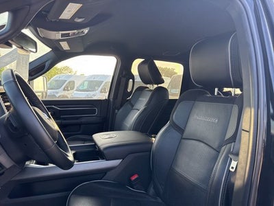 2023 RAM 3500 Laramie Crew Cab 4x4 8' Box