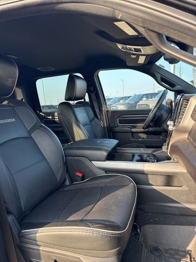 2023 RAM 3500 Laramie Crew Cab 4x4 8' Box