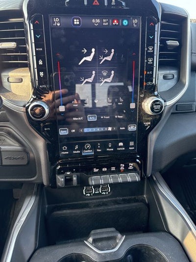 2023 RAM 3500 Laramie Crew Cab 4x4 8' Box