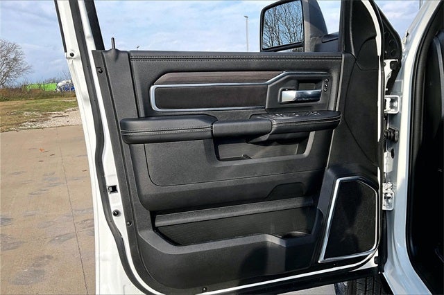 2026 RAM Ram 3500 RAM 3500 LARAMIE CREW CAB 4X4 8' BOX