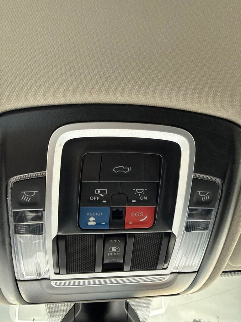 2024 RAM 3500 Laramie Crew Cab 4x4 8' Box