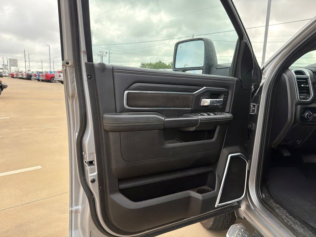 2024 RAM 3500 Laramie Crew Cab 4x4 8' Box