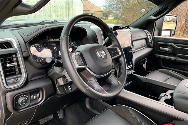 2023 RAM 3500 Laramie Crew Cab 4x4 8' Box