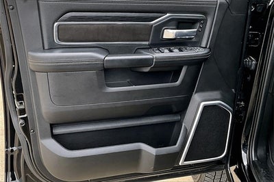 2023 RAM 3500 Laramie Crew Cab 4x4 8' Box