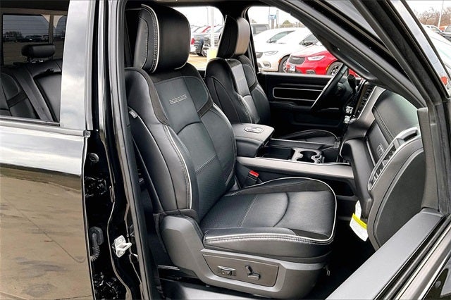 2023 RAM 3500 Laramie Crew Cab 4x4 8' Box