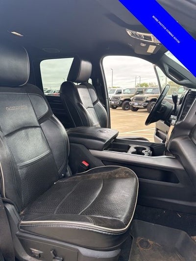 2022 RAM 3500 Laramie Crew Cab 4x4 8' Box