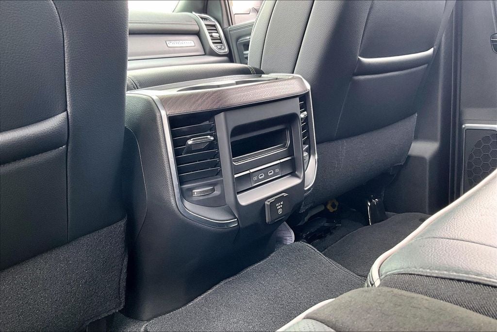 2026 RAM Ram 3500 RAM 3500 LARAMIE MEGA CAB 4X4 6'4' BOX