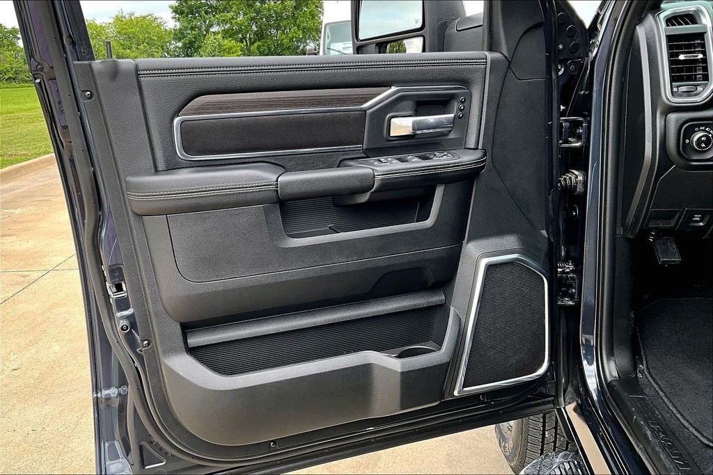 2026 RAM Ram 3500 RAM 3500 LARAMIE MEGA CAB 4X4 6'4' BOX