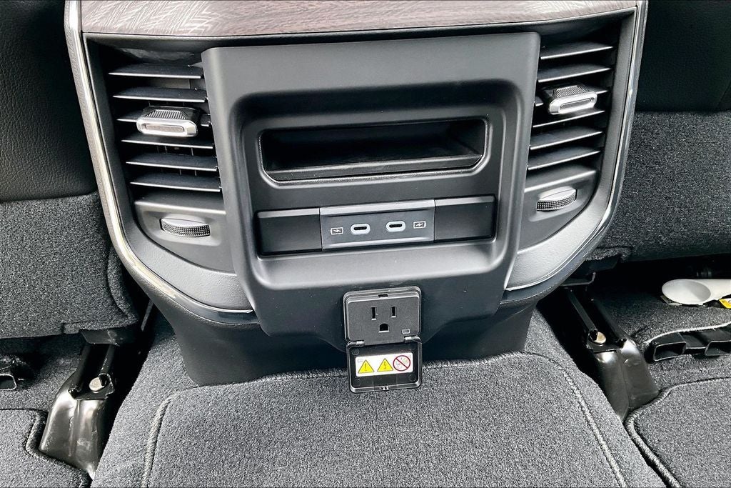 2026 RAM Ram 3500 RAM 3500 LARAMIE MEGA CAB 4X4 6'4' BOX